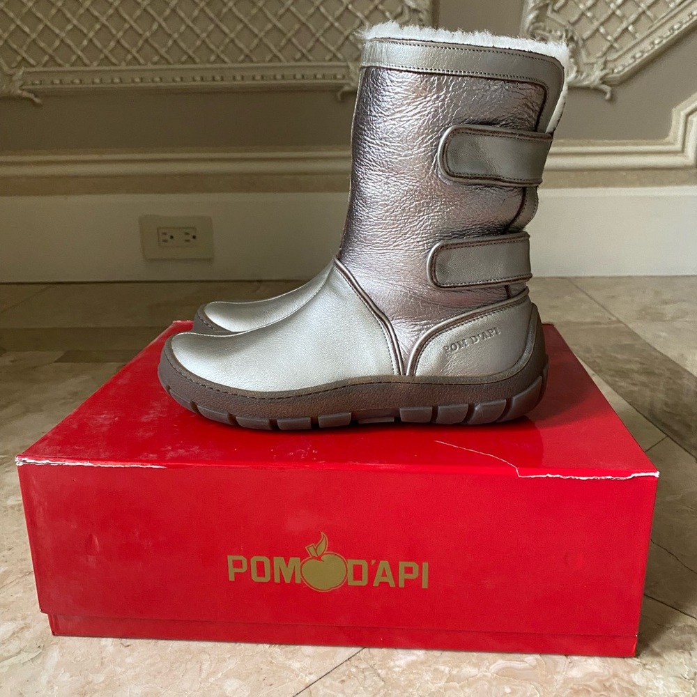 Brand new dark metallic fur boots Size 32 Euro